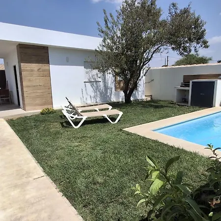Passive House Con Piscina Y Jardin Privado